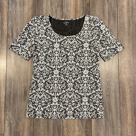 3 for $25 🌸 Ann Taylor Loft Top - Picture 1 of 3
